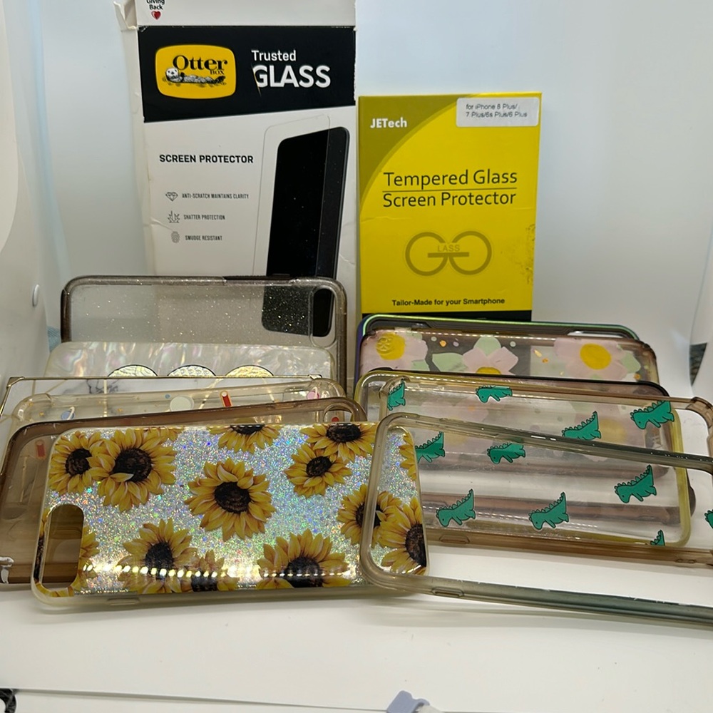 iPhone 8 Plus/7 Plus screen protectors and phone cases